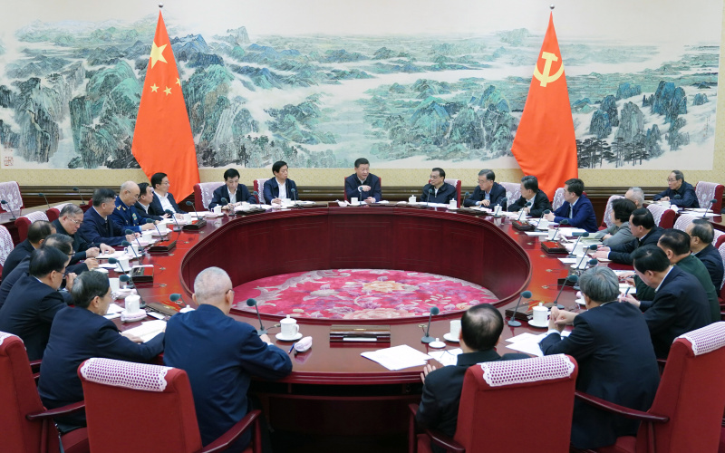 　　12月25日至26日，中共中央政治局召開民主生活會，中共中央總書記習(xí)近平主持會議并發(fā)表重要講話。新華社記者 謝環(huán)馳 攝